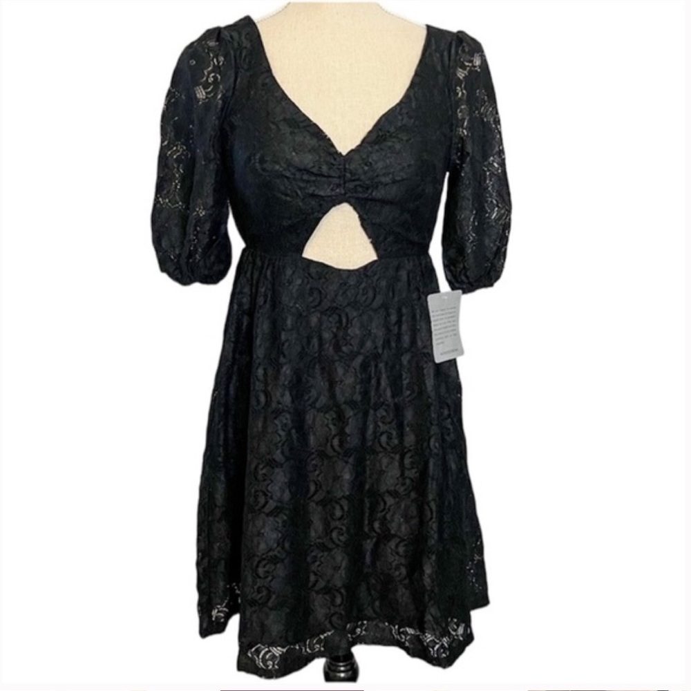 NWT NSR Womens Black Lace Stretch Puff Sleeve Keyhole Front Dress
